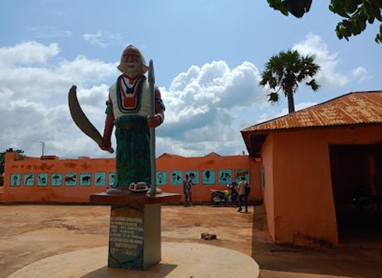 benin/collines/landmark/palais-royal-d-allada