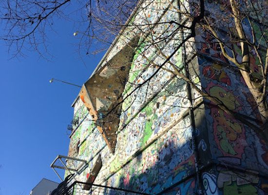 germany/hamburg/sternschanze/landmark/graffiti-hall-of-fame-bunker-red-flora