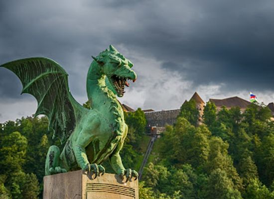 slovenia/central-slovenia/landmark/dragon-bridge