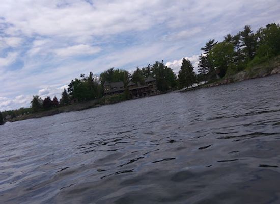 new-york/thousand-islands/landmark/friendly-island