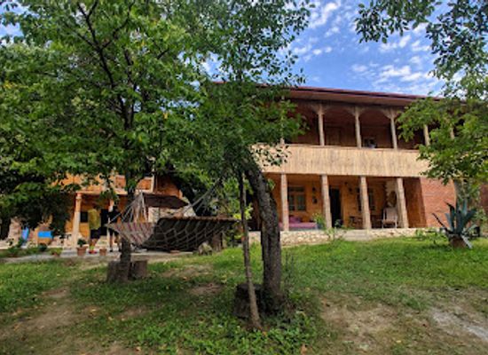georgia/racha-lechkhumi-and-kvemo-svaneti/landmark/margvelidze-winery-guesthouse
