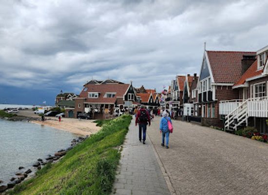 netherlands/volendam/landmark/de-dijk-van-volendam