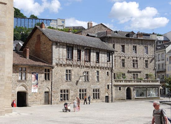 france/limousin/landmark/musee-du-cloitre