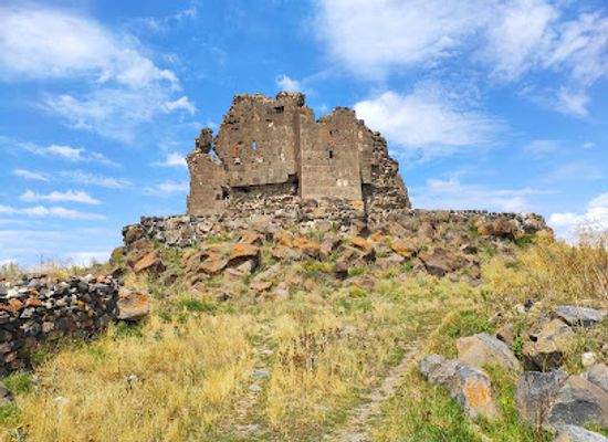armenia/shirak/landmark/gusanagyugh-fortress