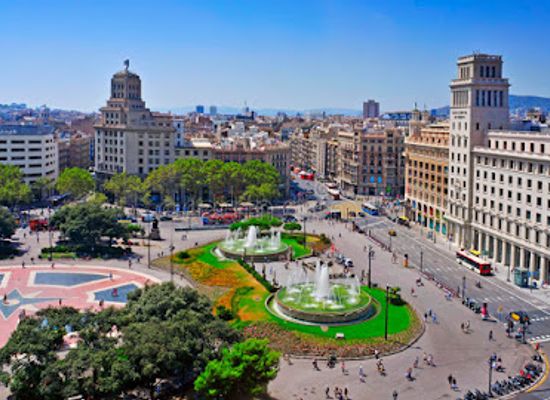 spain/barcelona/landmark/placa-de-catalunya