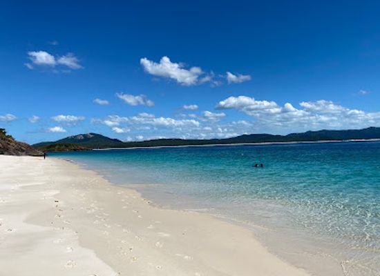 australia/whitsunday-islands/landmark/chalkie-s-beach