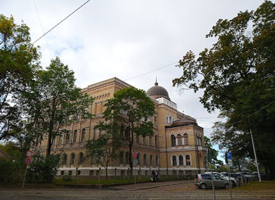 latvia/kurzeme/landmark/rsu-anatomy-museum