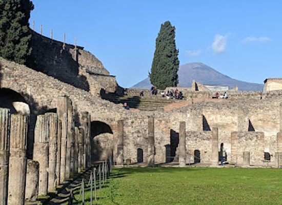 italy/campania/landmark/pompeii-ruins