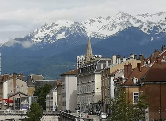 france/grenoble/landmark/porte-de-france