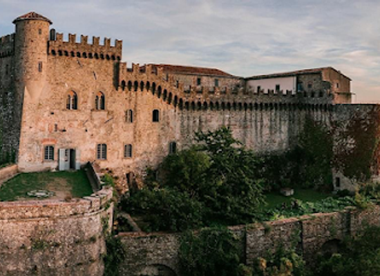 italy/lunigiana/landmark/castello-malaspina