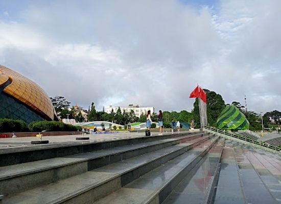 vietnam/dalat/landmark/lam-vien-square