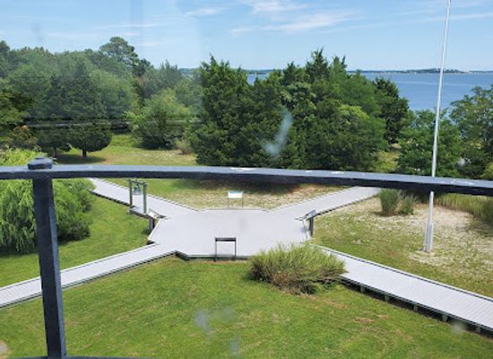 maryland/southern-maryland/landmark/piney-point-lighthouse-museum-historic-park