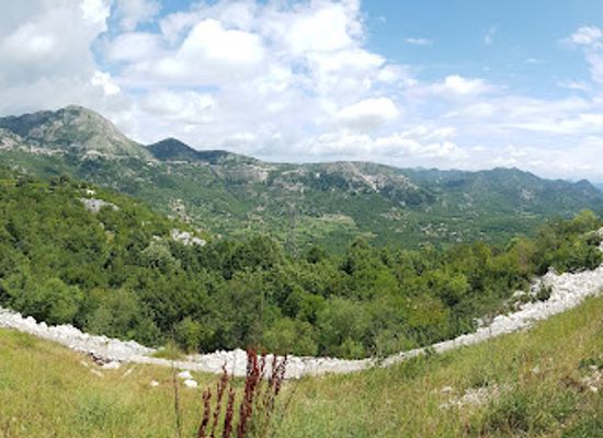 montenegro/piva/landmark/lipa-cave