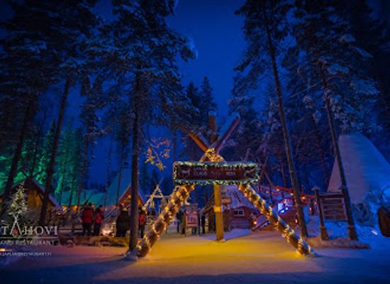 finland/lapland/landmark/santa-claus-reindeer