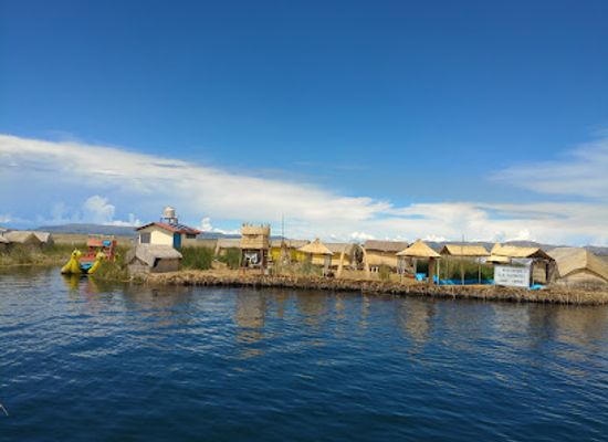 peru/puno-region/landmark/complejo-turistico-flotante-uros-titicaca-kurmi-lago-titicaca-peru