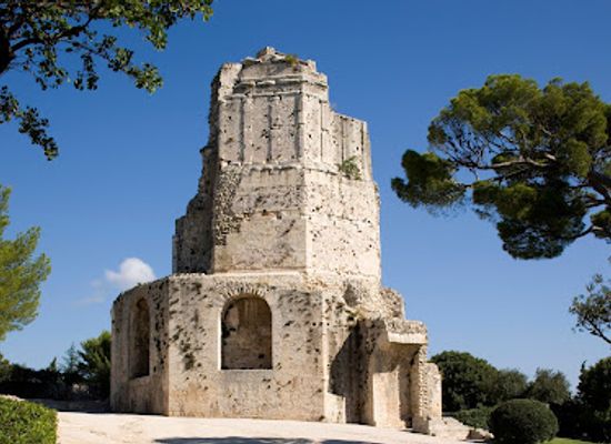 france/languedoc/landmark/tour-magne