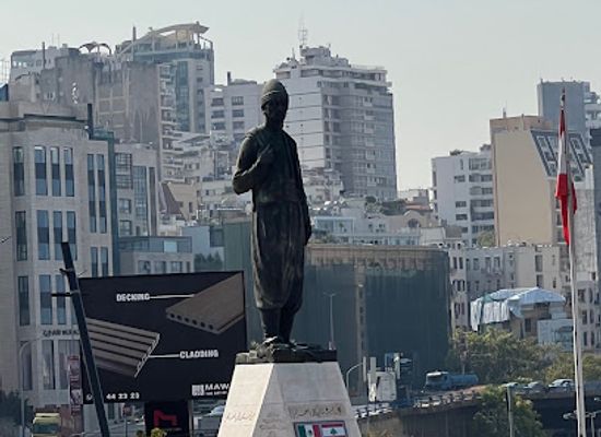 lebanon/beirut/gemmayzeh/landmark/statue-of-the-immigrant