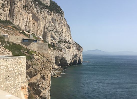 gibraltar/rosia-bay/landmark/gorham-s-cave