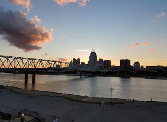 kentucky/newport/landmark/kon-tiki-on-the-levee