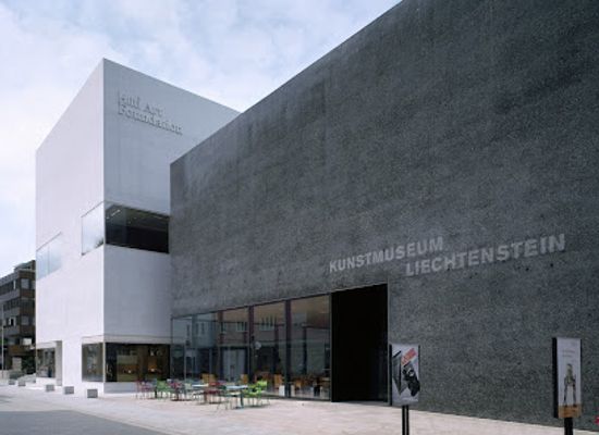 liechtenstein/schaaner-panoramaweg/landmark/kunstmuseum-liechtenstein