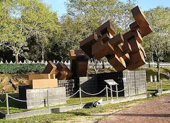 brunei/bandar-seri-begawan/landmark/the-asean-sculptures