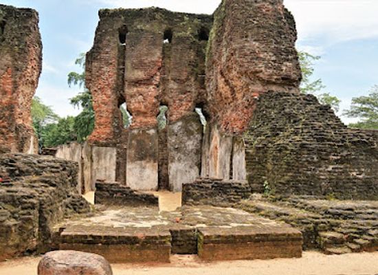 sri-lanka/polonnaruwa-district/landmark/royal-palace-of-king-maha-parakramabahu