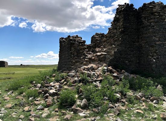mongolia/khar-nuur/landmark/khar-bukhyhn-balga