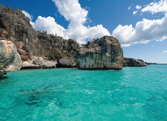 dominican-republic/sierra-de-bahoruco/landmark/playa-bahia-de-las-aguilas
