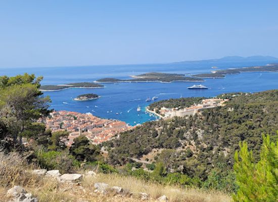 croatia/hvar-island/landmark/trailhead-napoleon-fortress