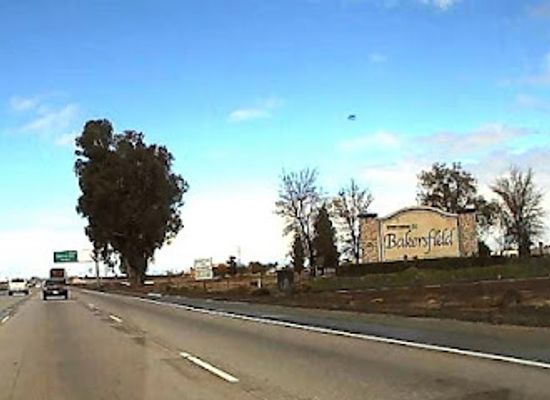 california/bakersfield/landmark/bakersfield-sign-marker