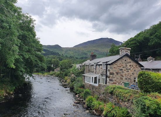 united-kingdom/snowdonia-national-park/landmark/bedd-gelert