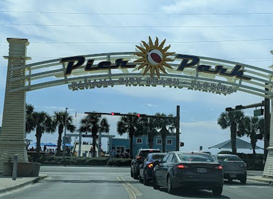florida/panama-city-beach/landmark/emerald-coast-mirror-maze-laser-craze