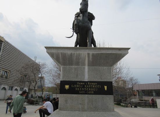 kosovo/podujevo/landmark/gjergj-kastrioti-skenderbeu