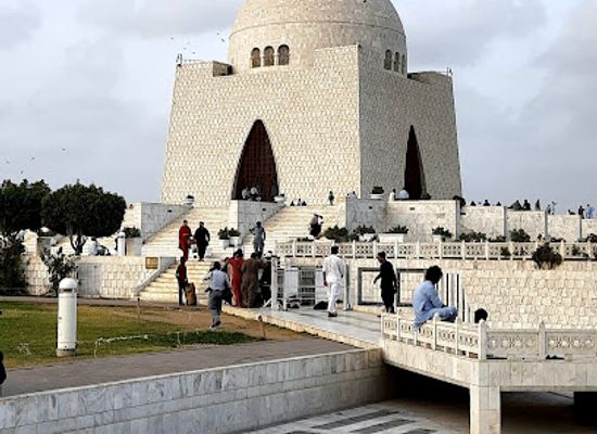 pakistan/seraiki-wasaib/landmark/mazar-e-quaid-e-azam