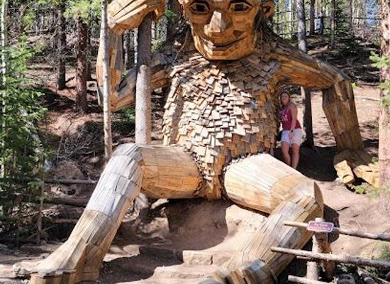 colorado/tenmile-range/landmark/isak-heartstone