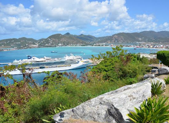 sint-maarten/great-bay-beach/landmark/port-of-st-maarten