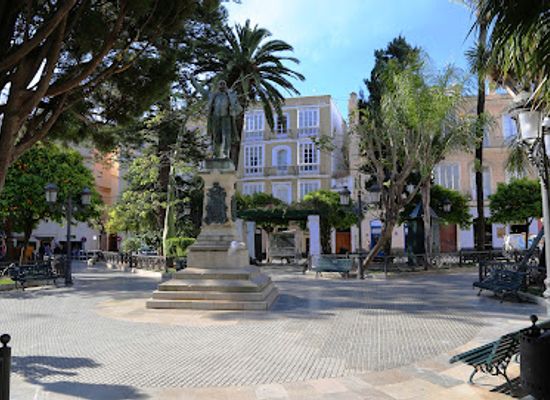 spain/cadiz/landmark/plaza-de-la-candelaria