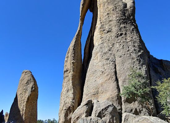 south-dakota/rosebud/landmark/needles-eye-tunnel