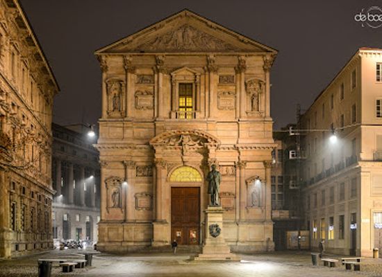 italy/milan/landmark/monument-for-alessandro-manzoni