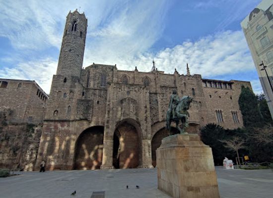 spain/barcelona/el-born/landmark/barcelona-roman-city-walls