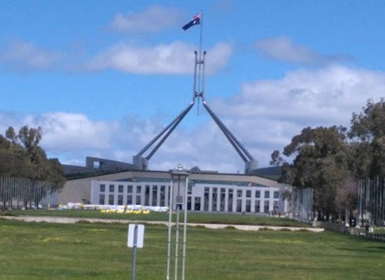 australia/canberra/parliamentary-triangle/landmark/senate-gardens-old-parliament-house-rose-gardens