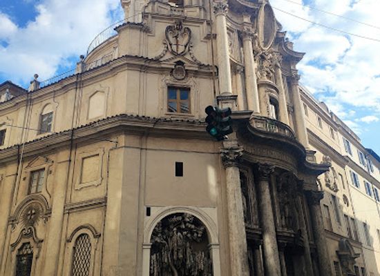 italy/lazio/landmark/palazzo-mattei-albani-del-drago