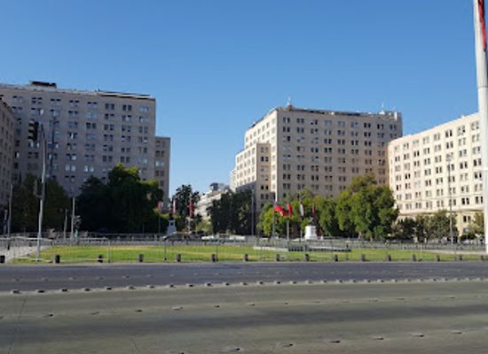 chile/metropolitan-region-of-santiago/landmark/la-moneda-palace