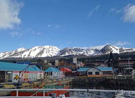 argentina/ushuaia/landmark/end-of-the-world-sign