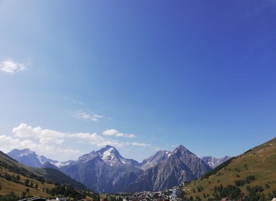 france/les-deux-alpes/landmark/l-igloo