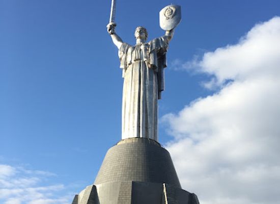 ukraine/tysovets/landmark/ukrainian-motherland-monument