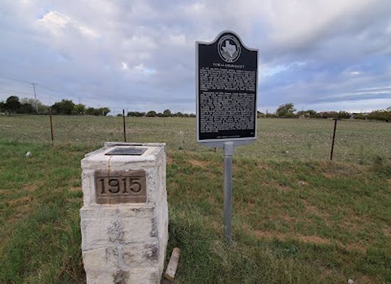 texas/new-braunfels/landmark/comal-community