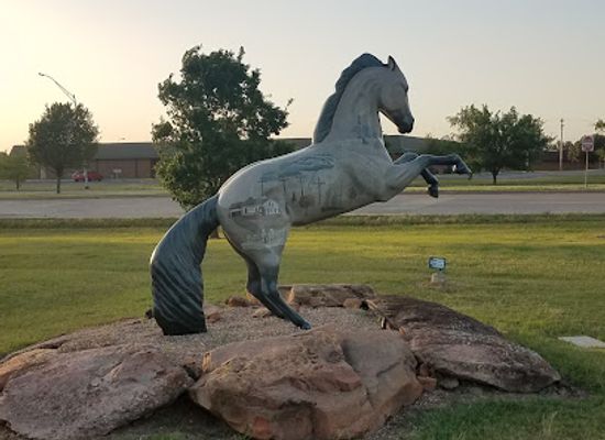 oklahoma/prairie-plains/landmark/painted-horse-pioneers-in-public-service