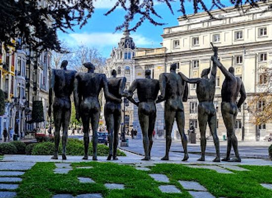 spain/oviedo/landmark/monumento-a-la-concordia