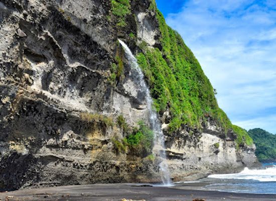 dominica/batibou-beach/landmark/wavine-cyrique-falls